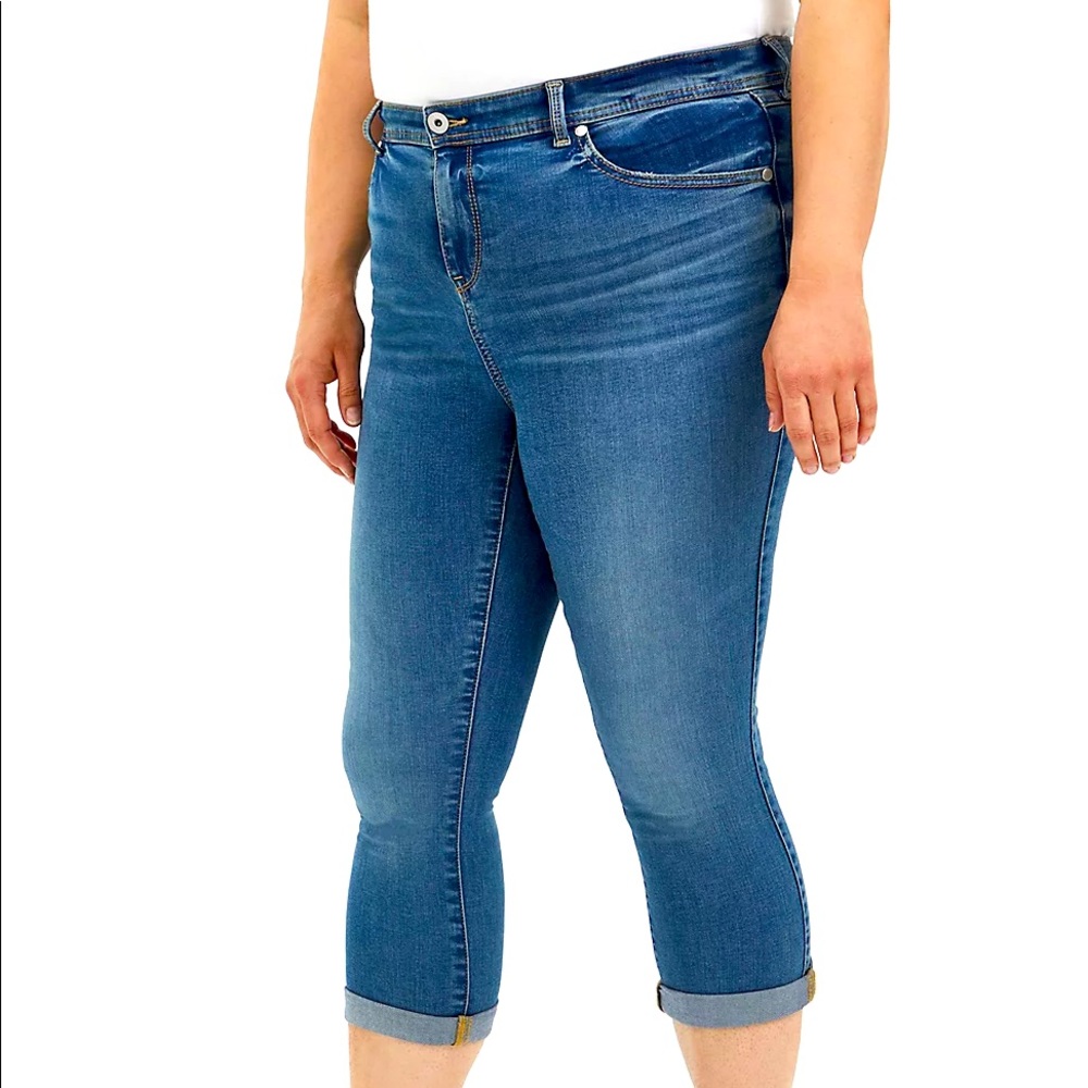 TORRID Crop Midfit Super Skinny Jeans